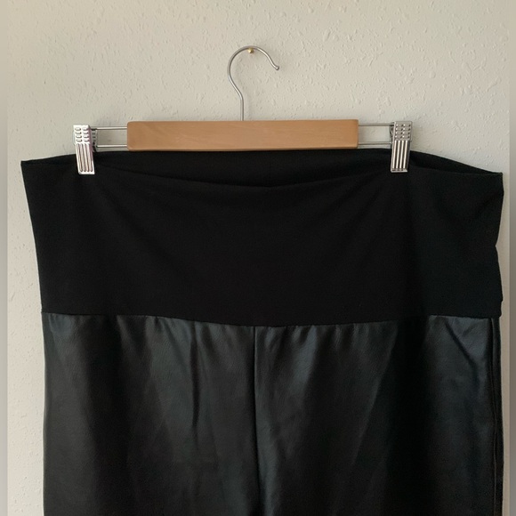 Hatch Maternity 💗 The Vegan Stretch Leather Crop Flare Pants Black size XL - Picture 5 of 11